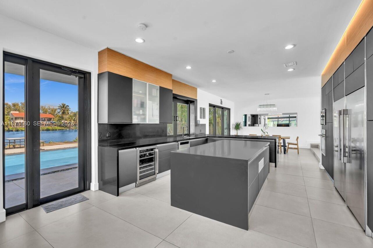 RAINTREE LAKE SEC THREE - Residential