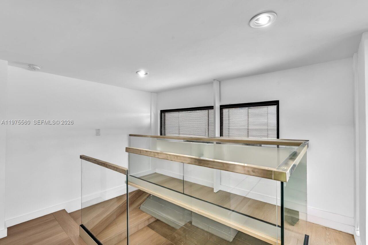 RAINTREE LAKE SEC THREE - Residential