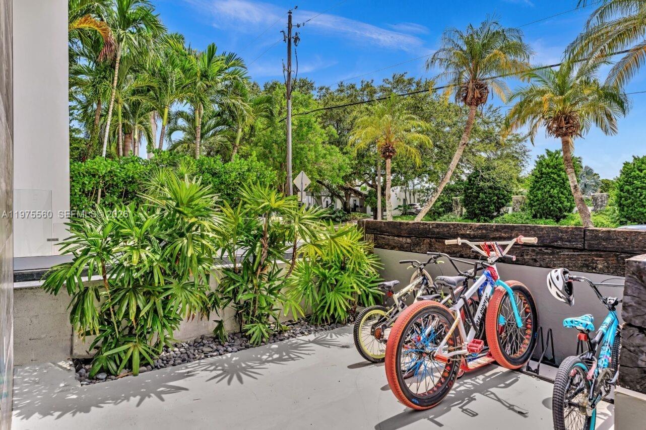 RAINTREE LAKE SEC THREE - Residential