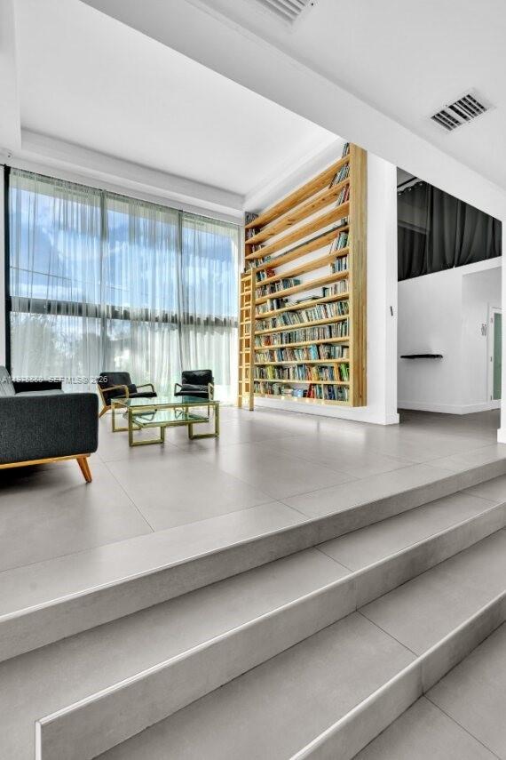 RAINTREE LAKE SEC THREE - Residential