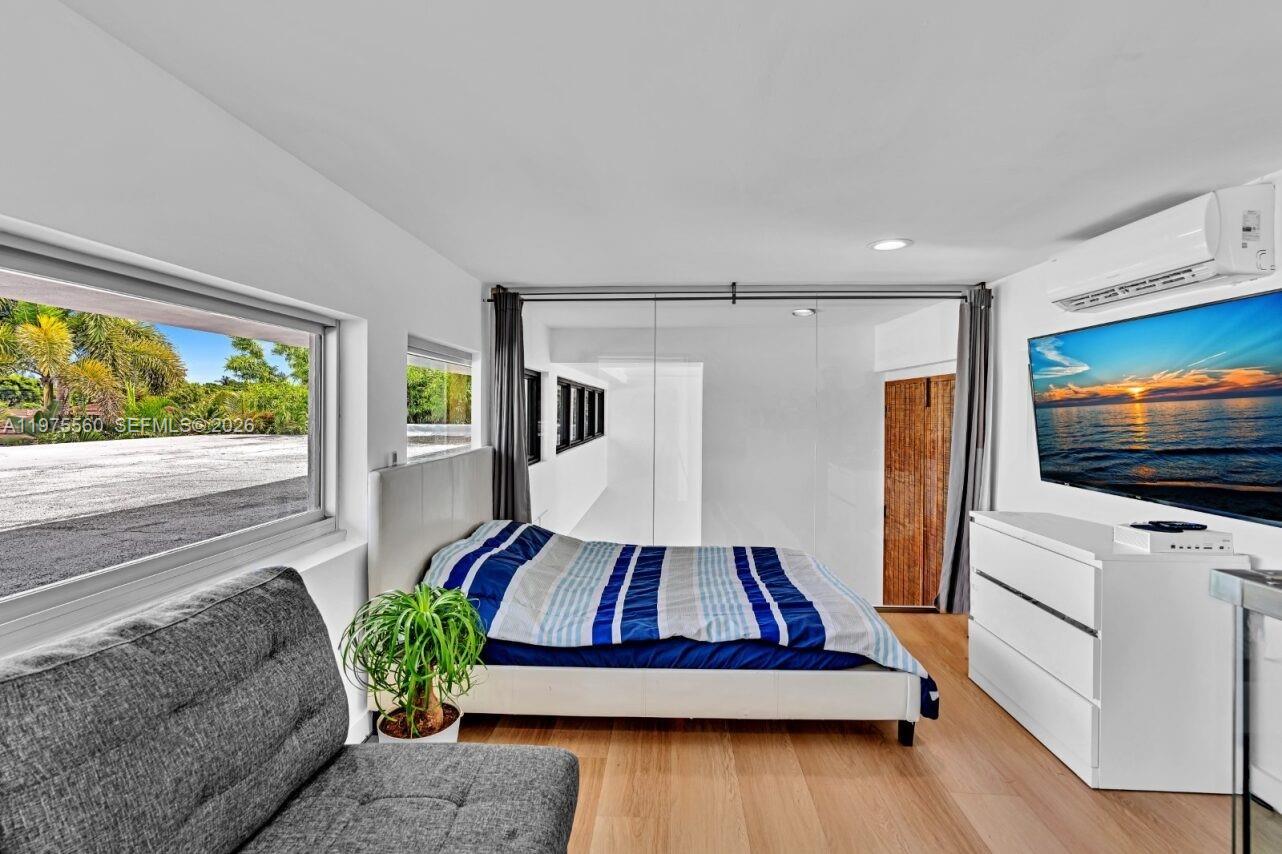 RAINTREE LAKE SEC THREE - Residential