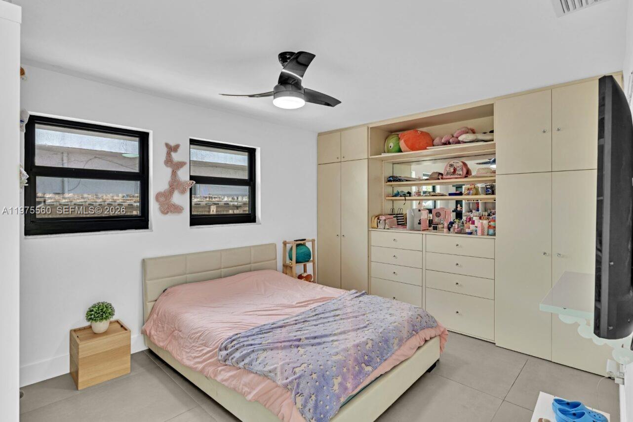 RAINTREE LAKE SEC THREE - Residential