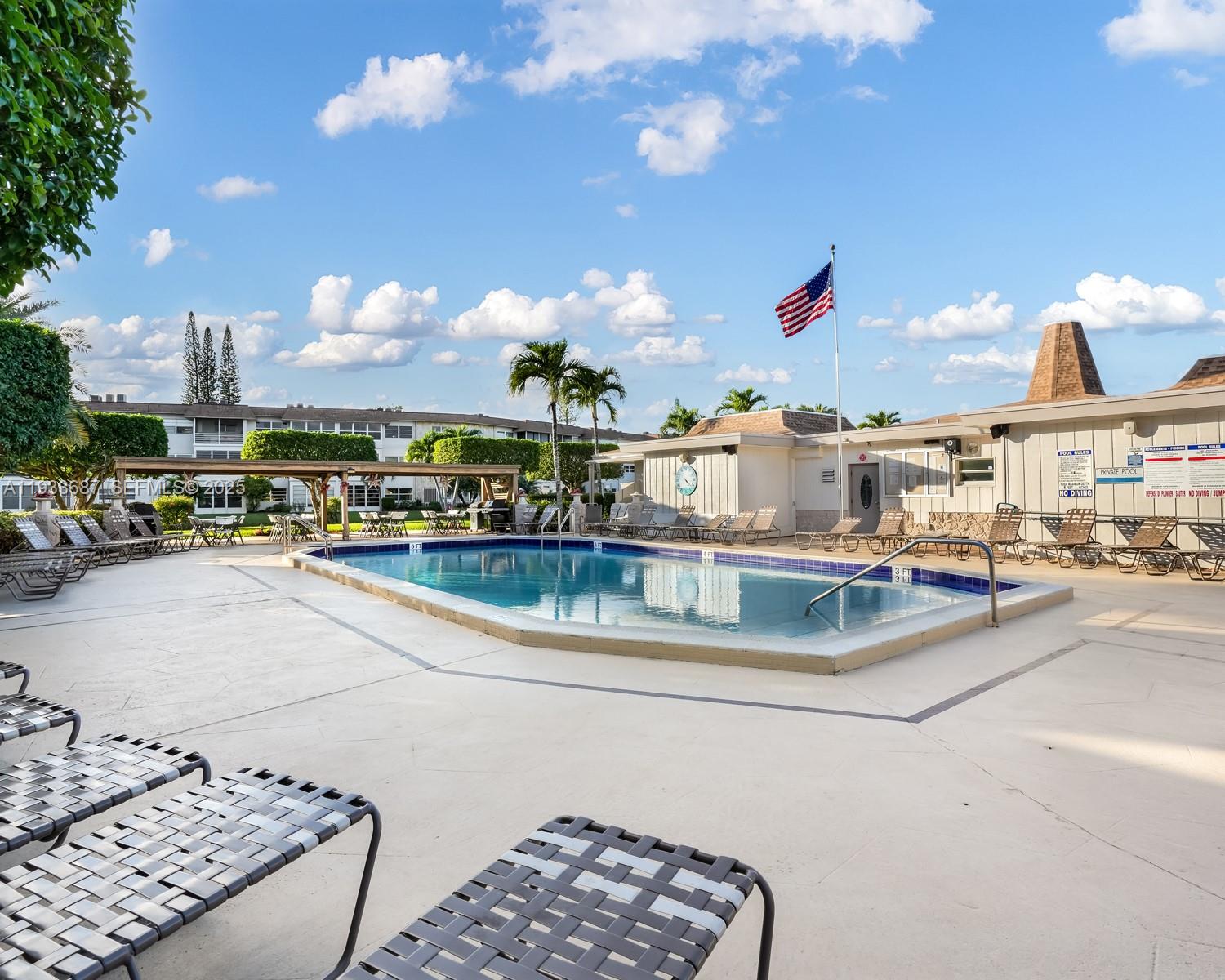 SEAGRAPE GARDENS CONDO - Residential