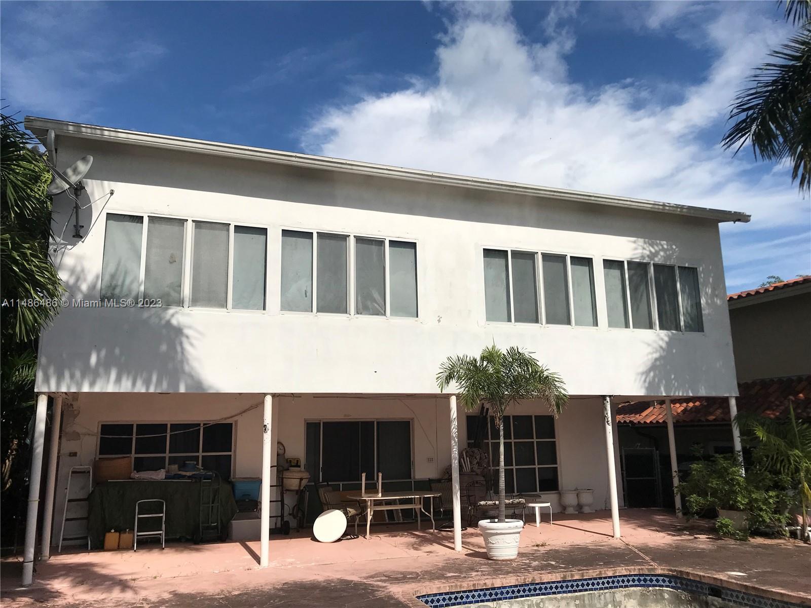 HOLLYWOOD LAKES SECTION - Residential