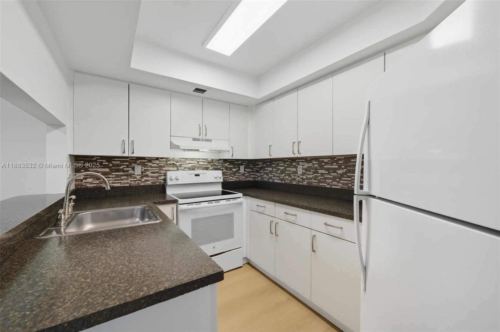 VERABELLA FALLS CONDO - Residential Lease