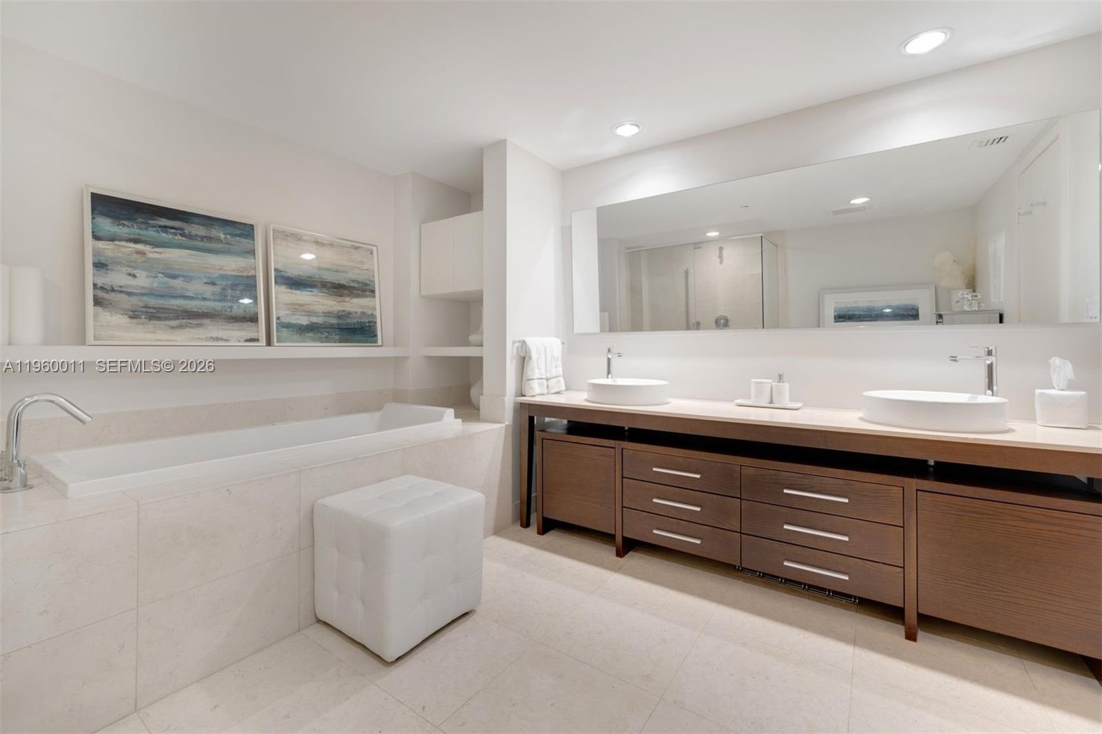 ICONBRICKELL CONDO NO 1 - Residential