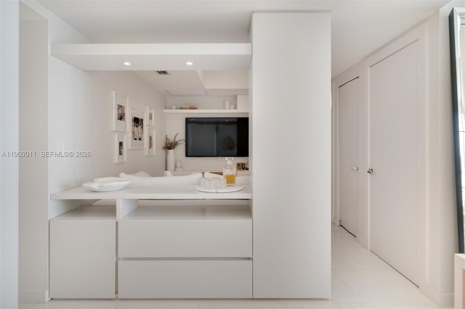 ICONBRICKELL CONDO NO 1 - Residential