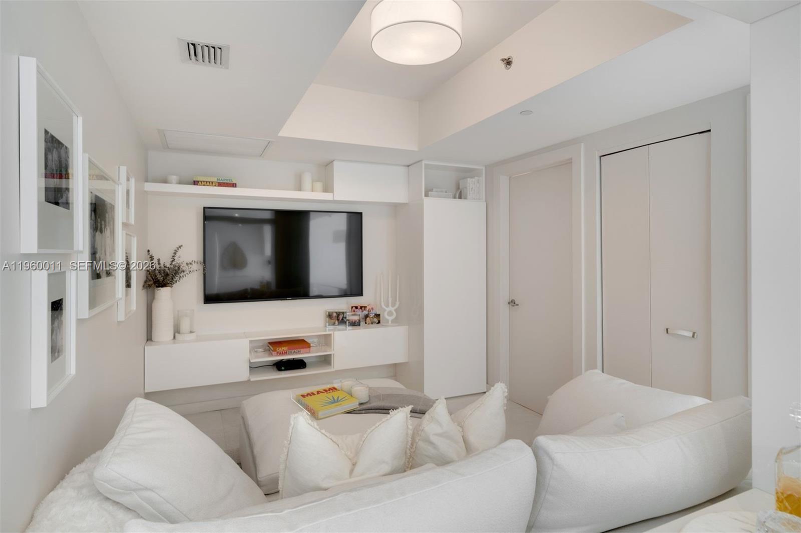 ICONBRICKELL CONDO NO 1 - Residential