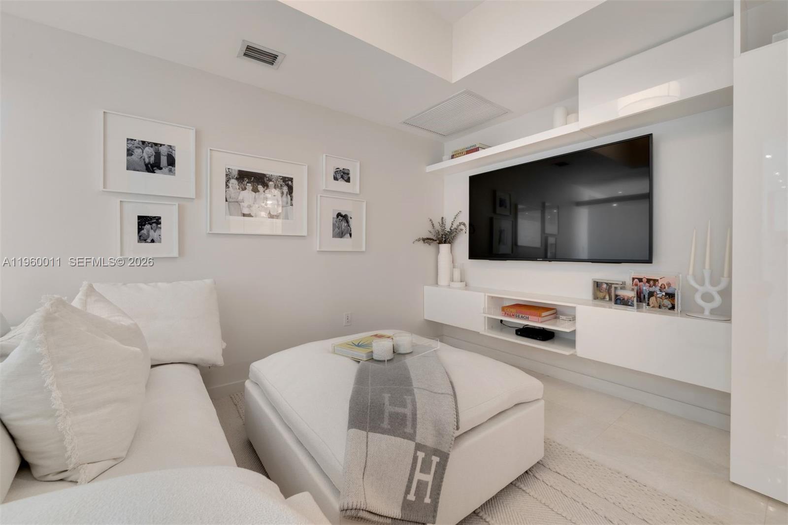 ICONBRICKELL CONDO NO 1 - Residential