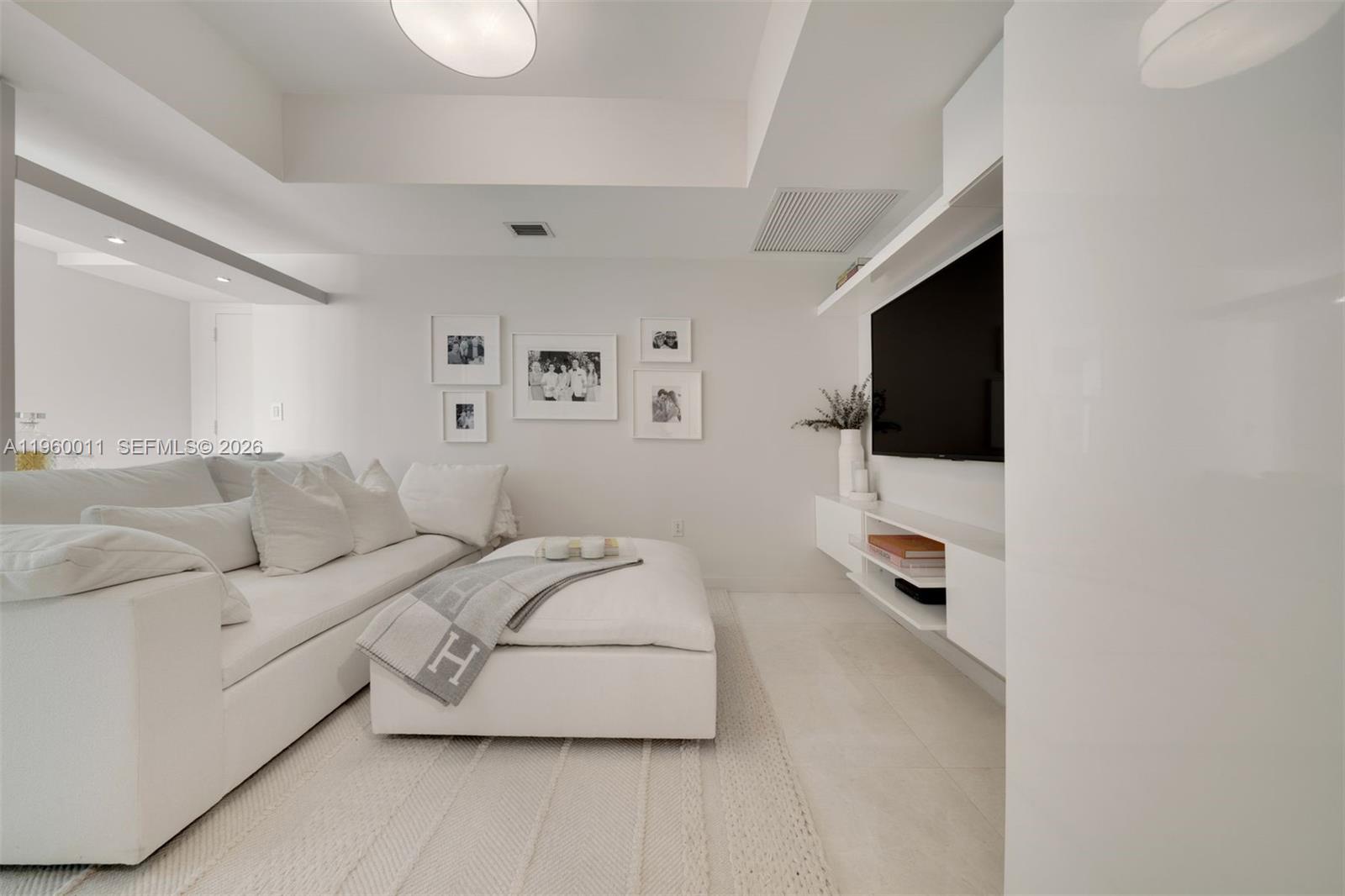 ICONBRICKELL CONDO NO 1 - Residential