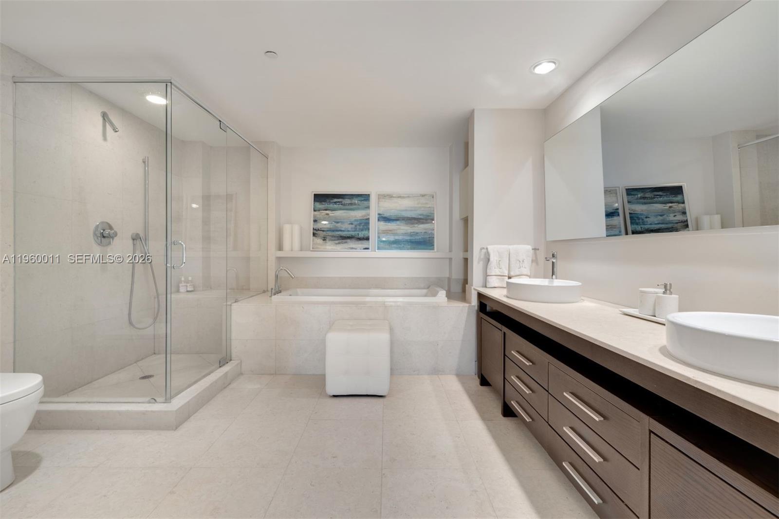 ICONBRICKELL CONDO NO 1 - Residential