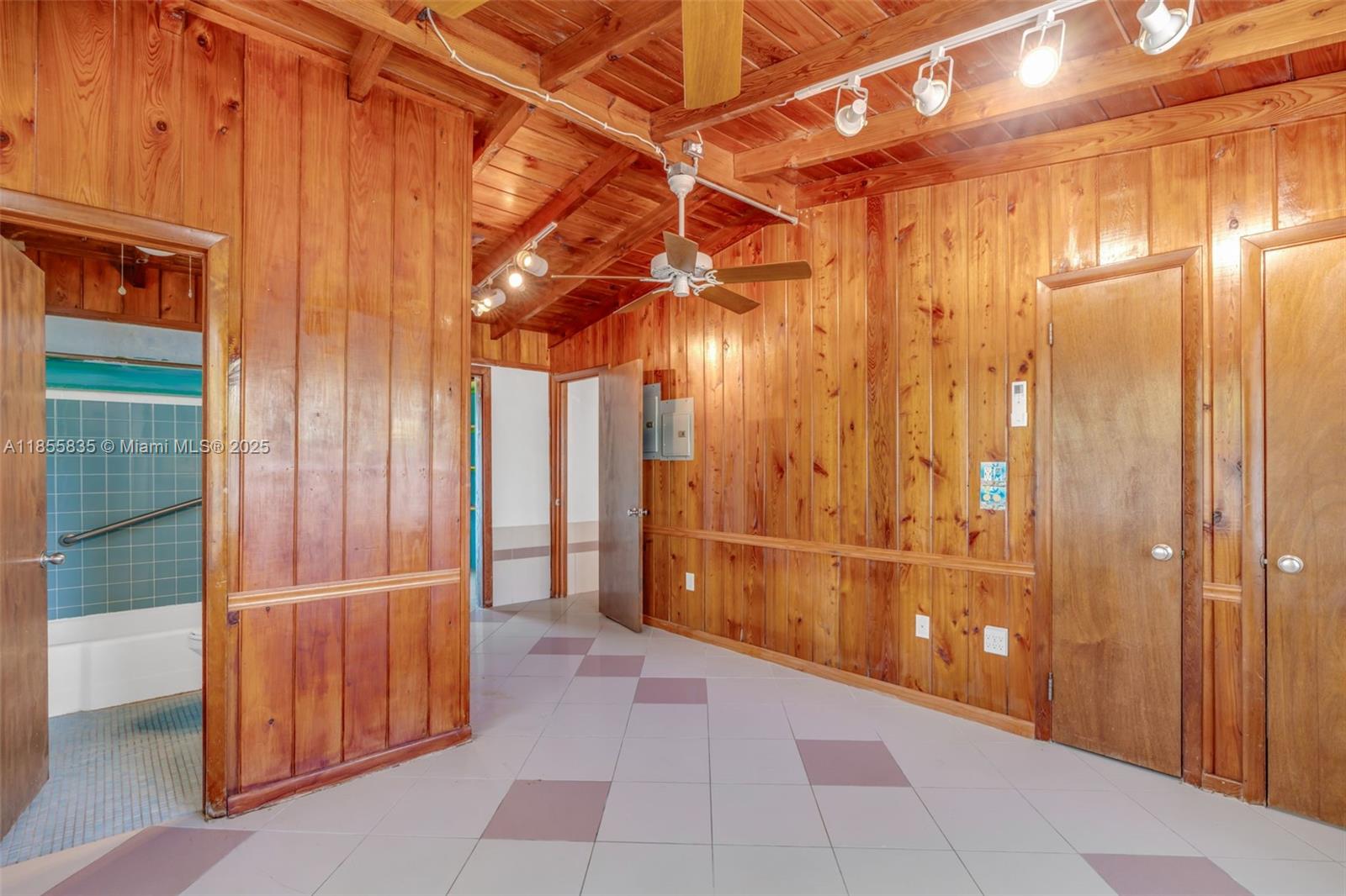 PLANTATION KEY COLONY 1ST - Residential