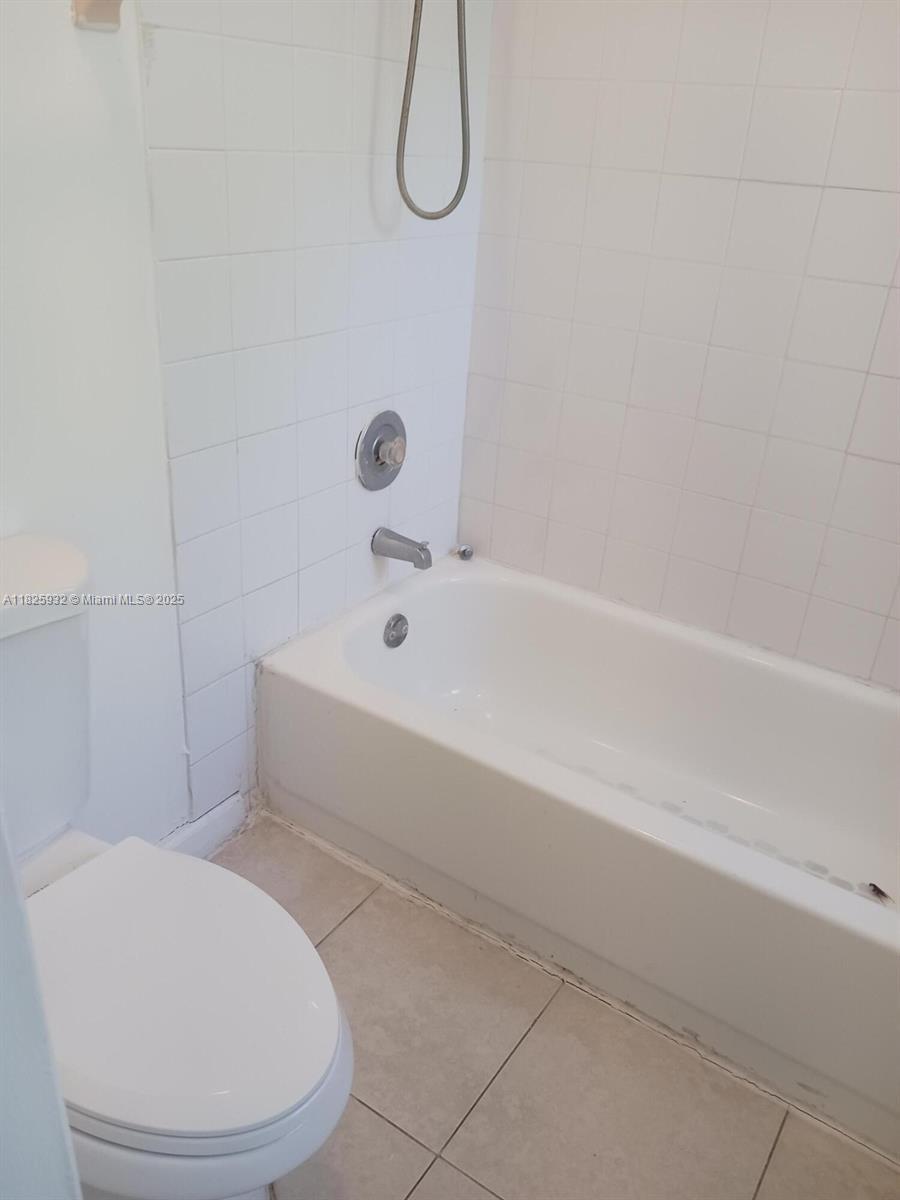 FRESHWATER ADD TO WPB - Residential Lease