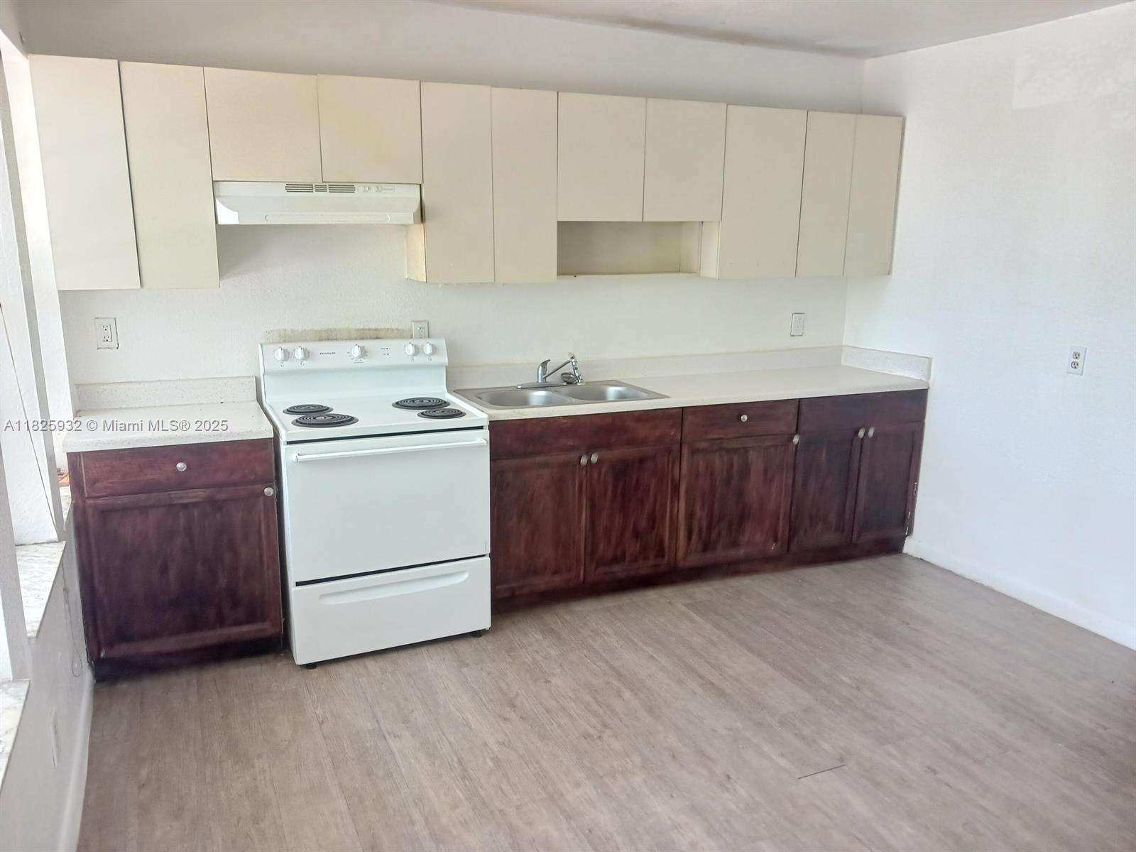 FRESHWATER ADD TO WPB - Residential Lease