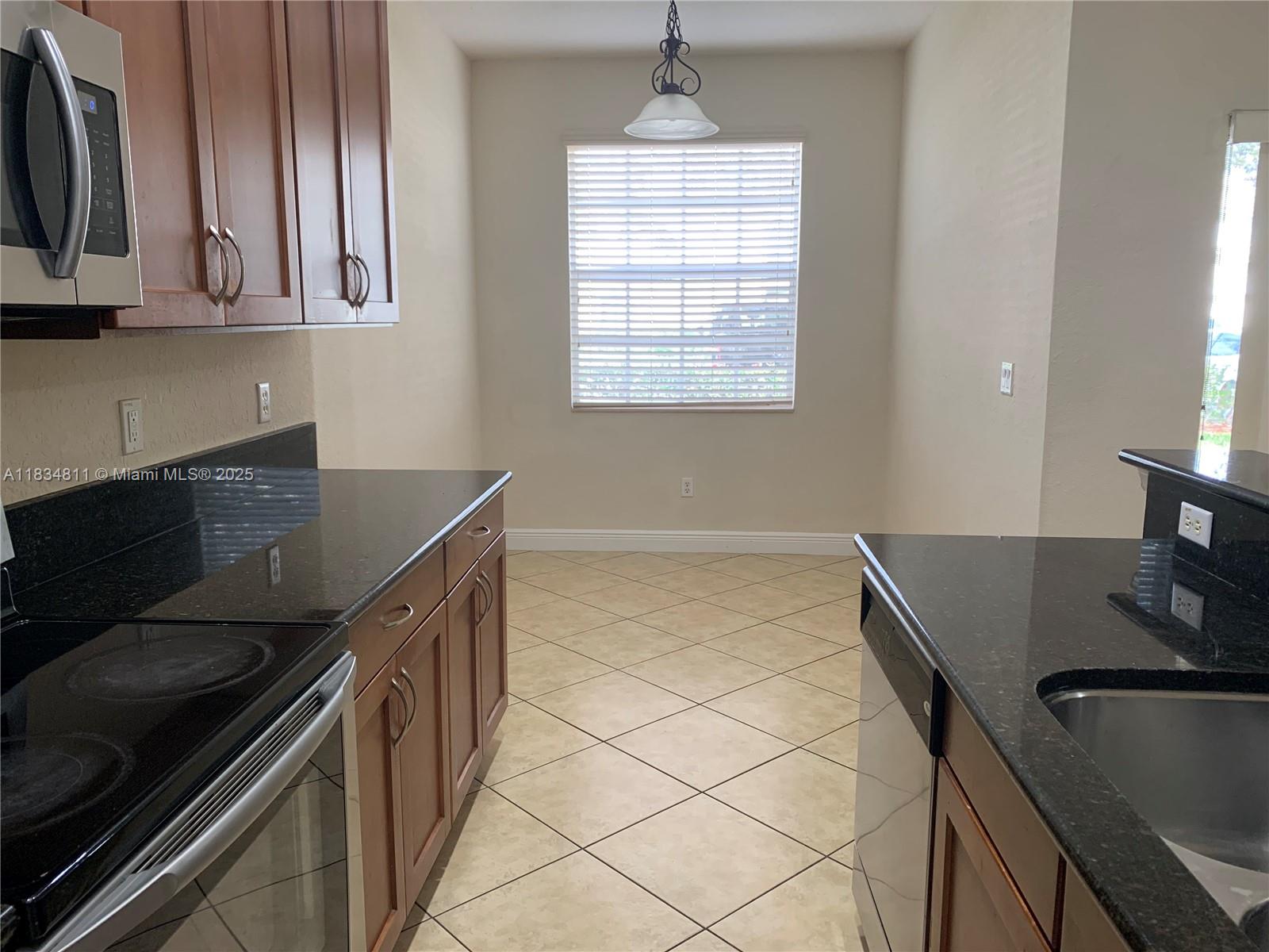 HAMPTON HILLS - Residential Lease