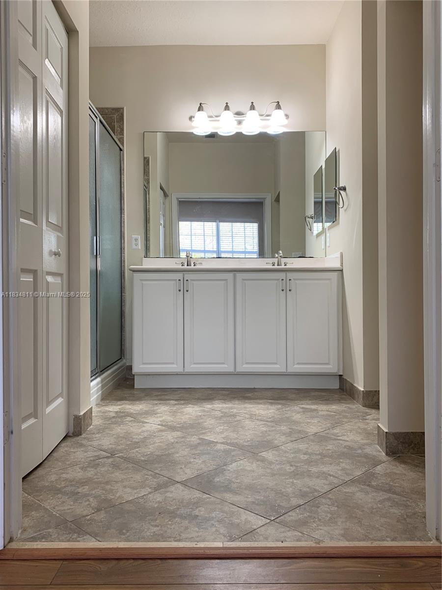 HAMPTON HILLS - Residential Lease