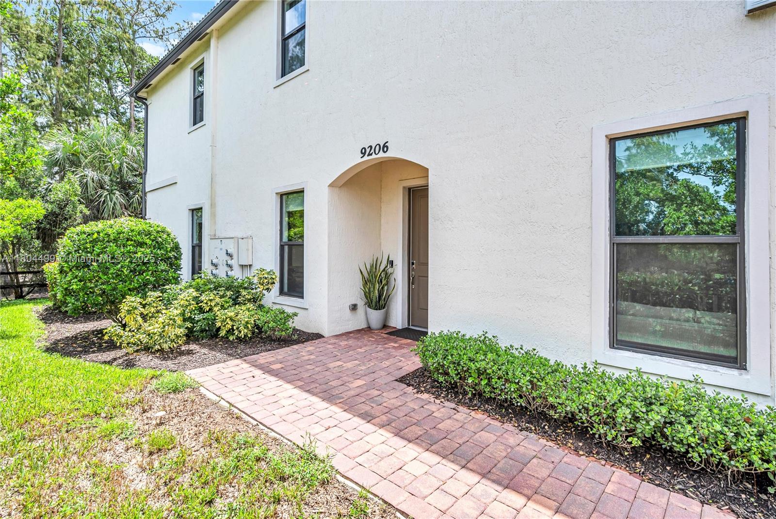 BOCA FLORES CONDO - Residential Lease