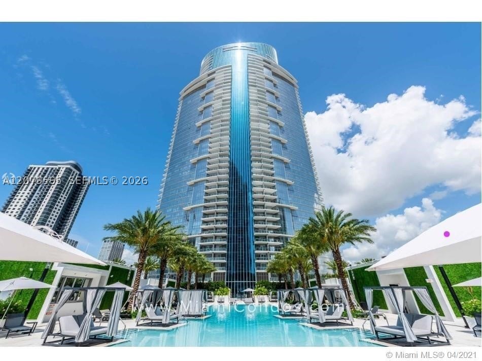 851 NE 1st Ave 1511