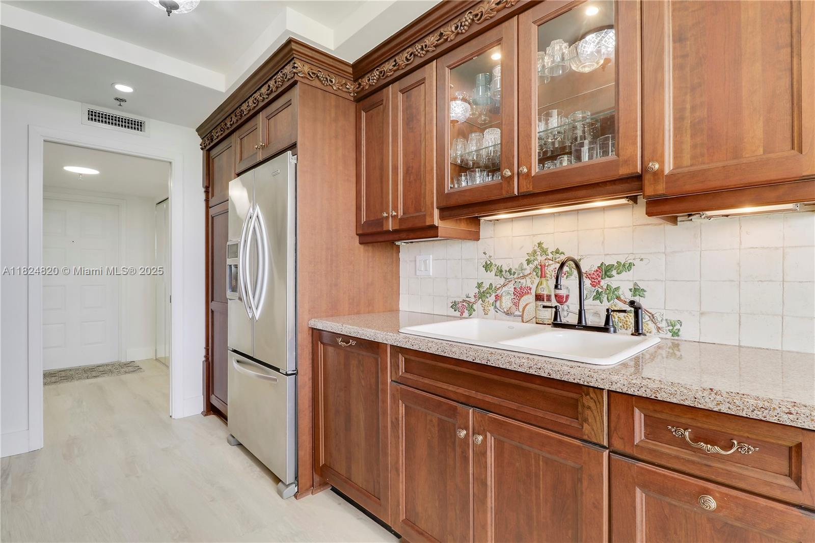 OCEANCREST CONDO APTS - Residential