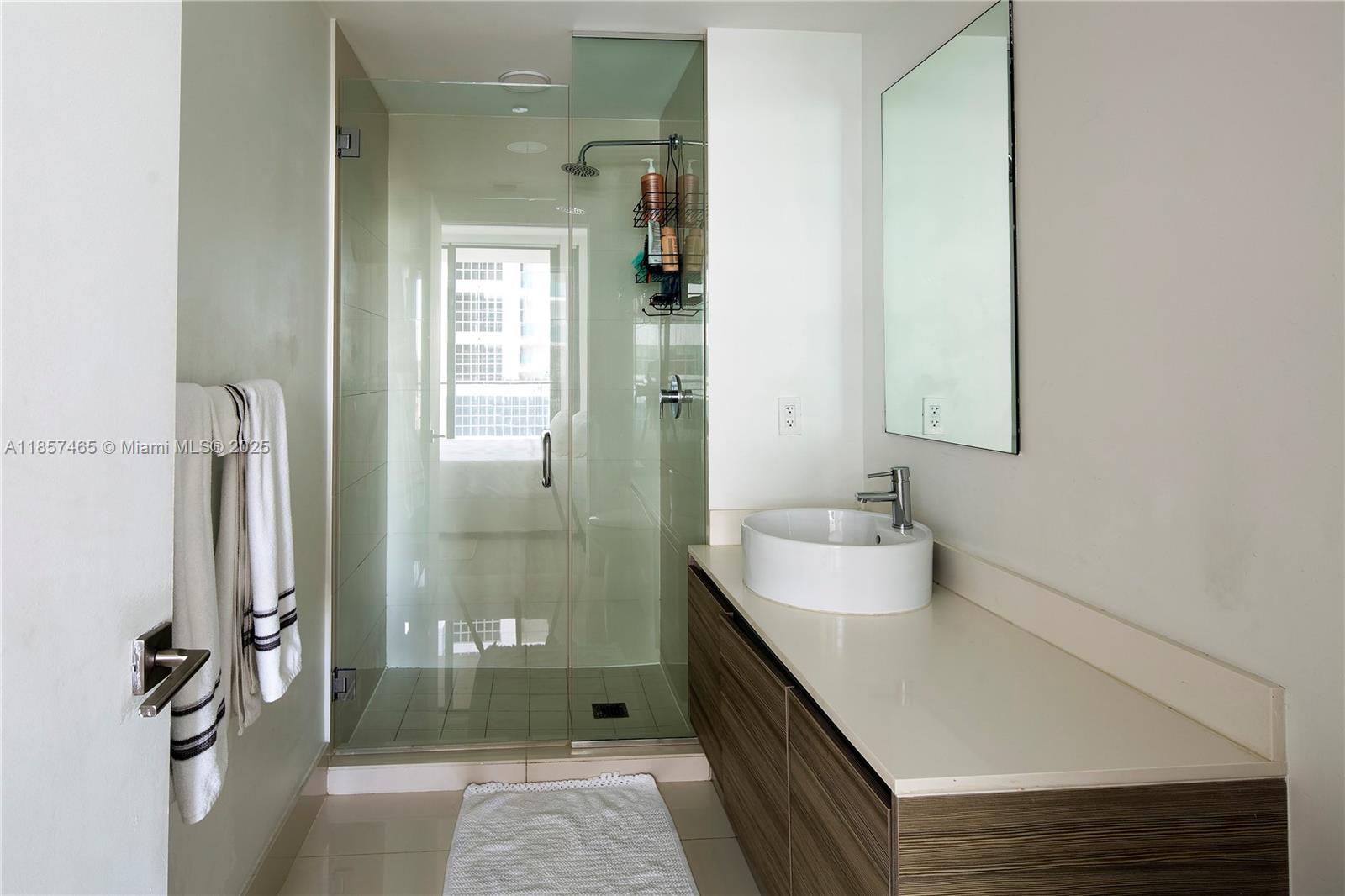 3401 MIDTOWN CONDO - Residential Lease