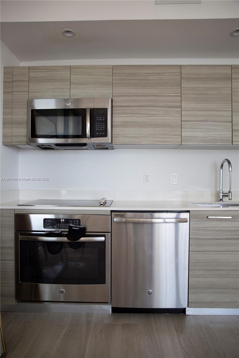 3401 MIDTOWN CONDO - Residential Lease