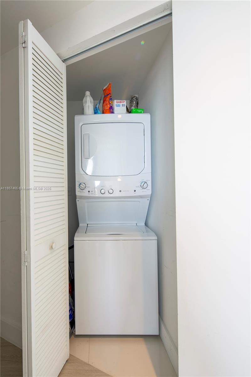 3401 MIDTOWN CONDO - Residential Lease