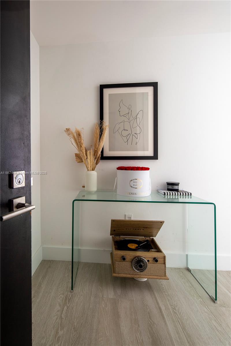 3401 MIDTOWN CONDO - Residential Lease