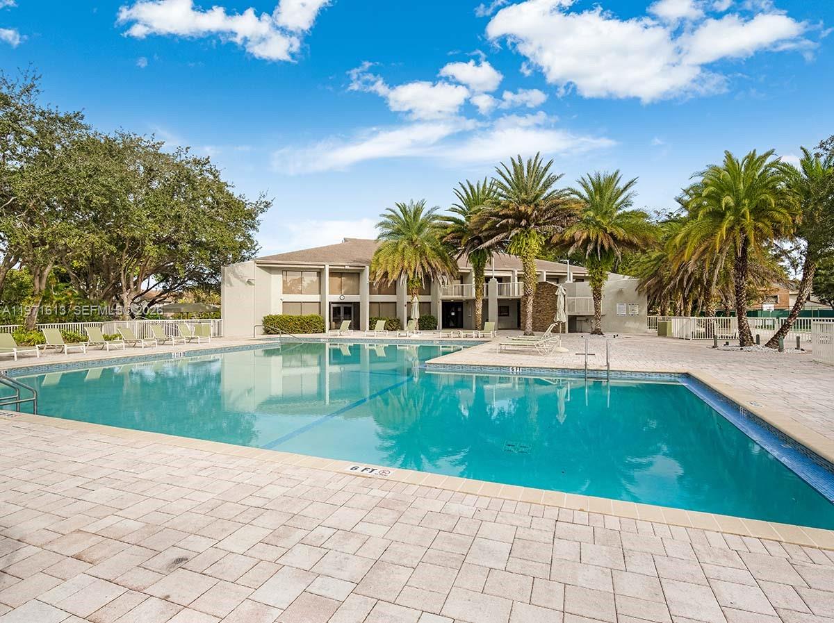 GREENGLADES CONDO NO 3 BL - Residential