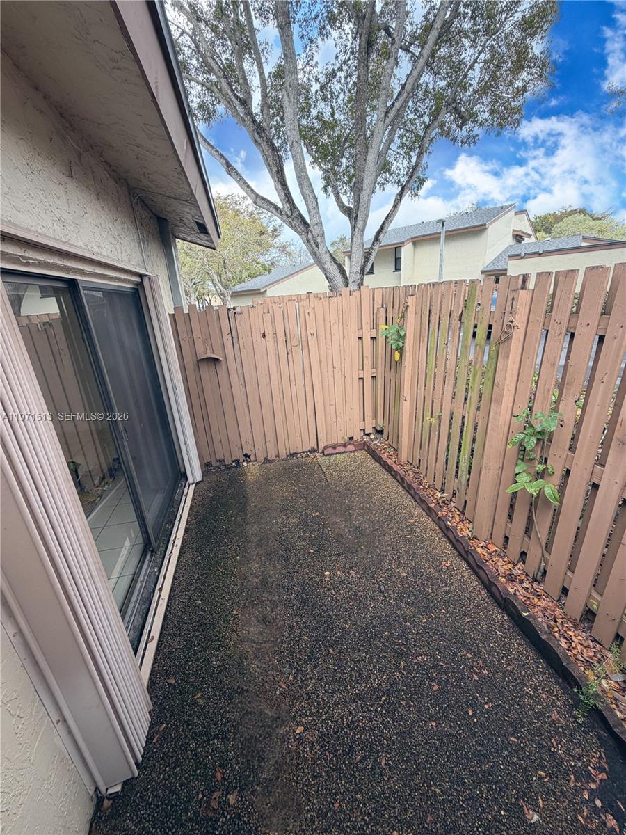 GREENGLADES CONDO NO 3 BL - Residential