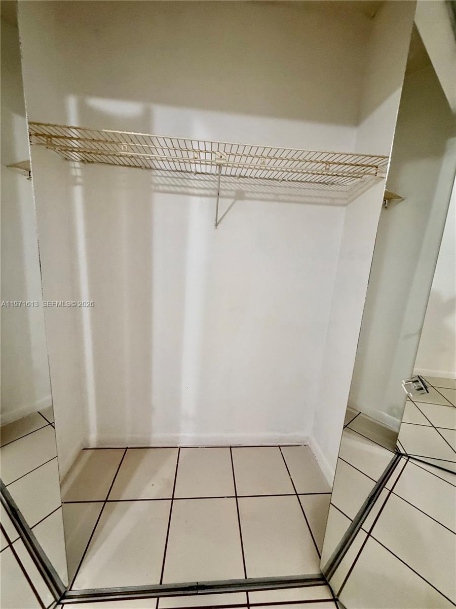 GREENGLADES CONDO NO 3 BL - Residential