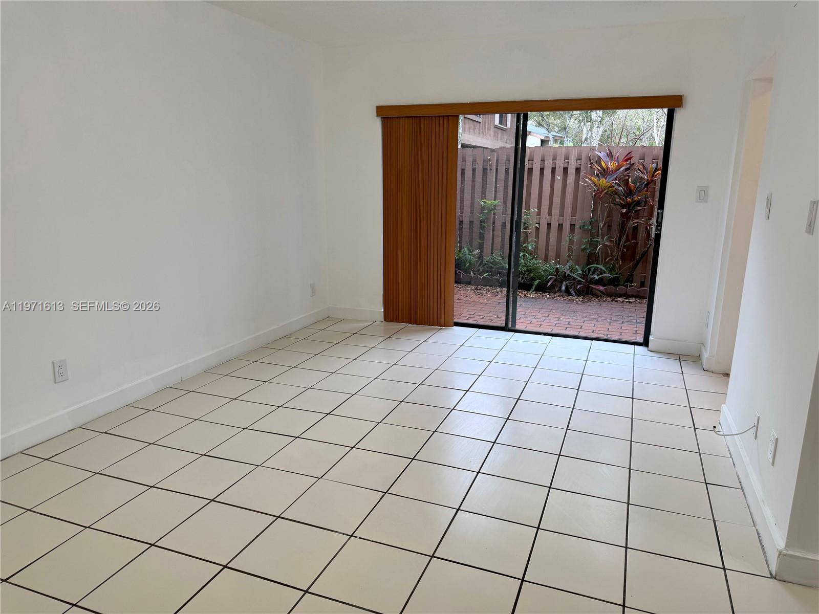 GREENGLADES CONDO NO 3 BL - Residential