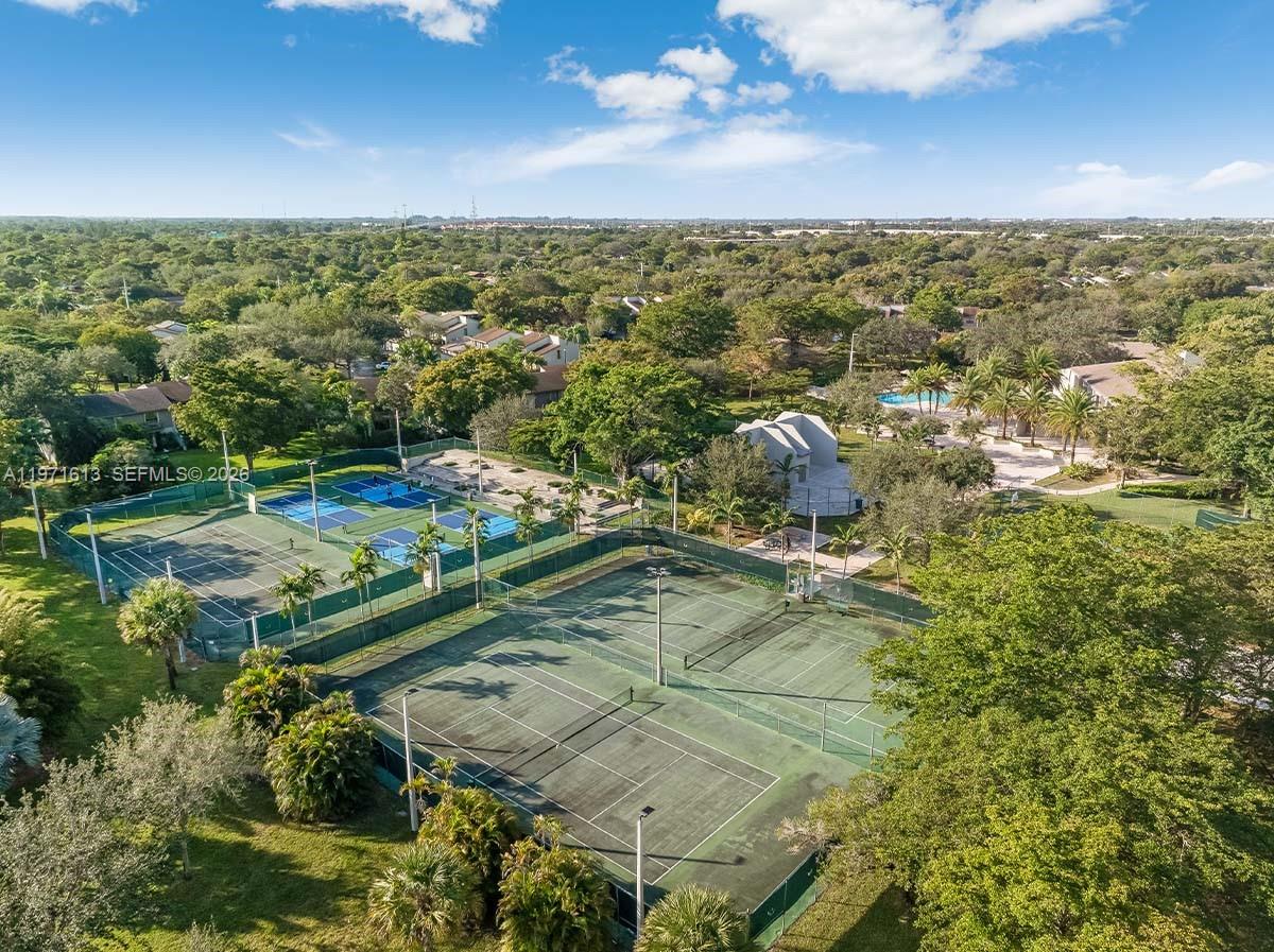 GREENGLADES CONDO NO 3 BL - Residential