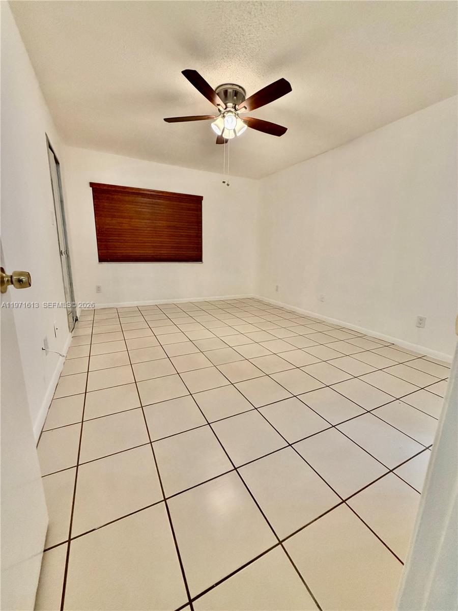 GREENGLADES CONDO NO 3 BL - Residential