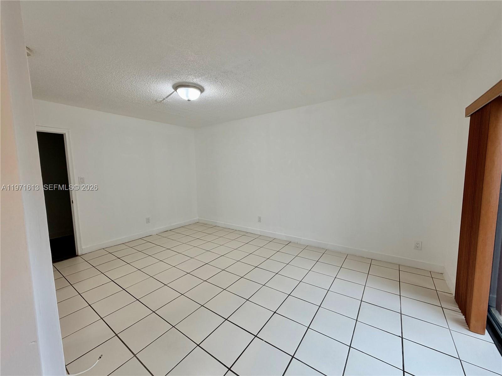 GREENGLADES CONDO NO 3 BL - Residential