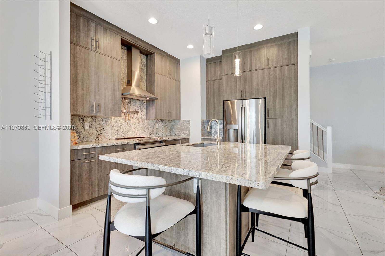 POINTE MIDTOWN - Residential