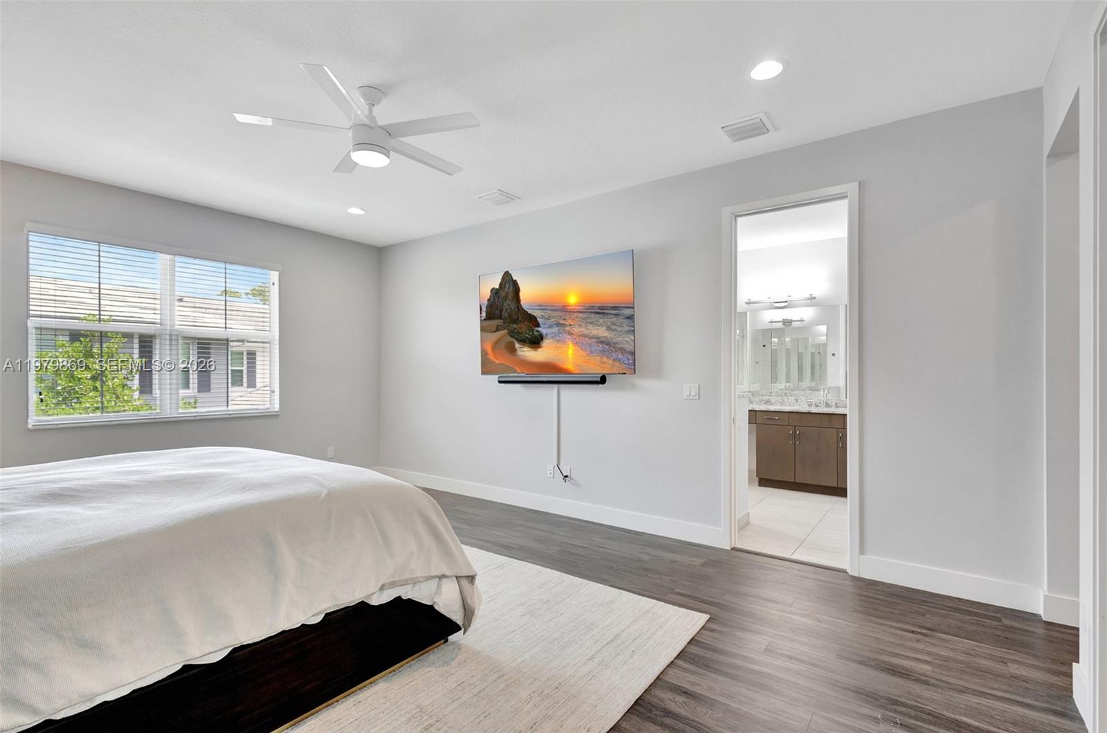 POINTE MIDTOWN - Residential