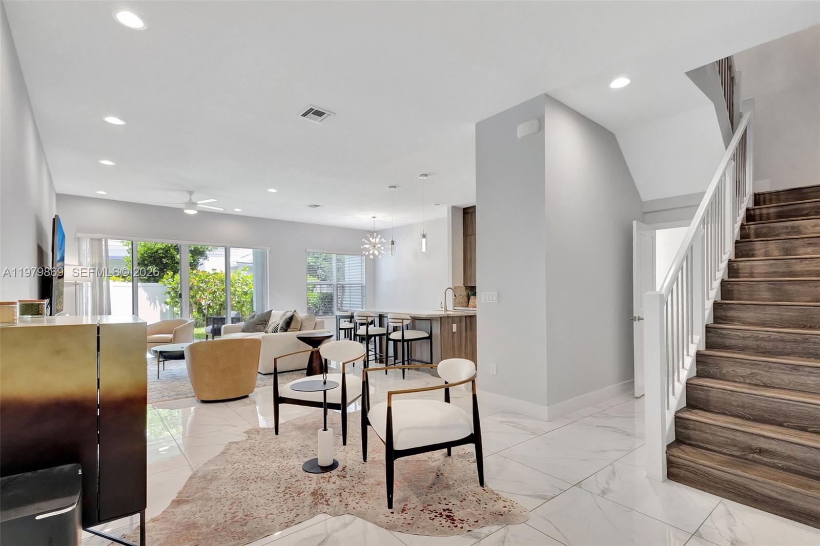 POINTE MIDTOWN - Residential