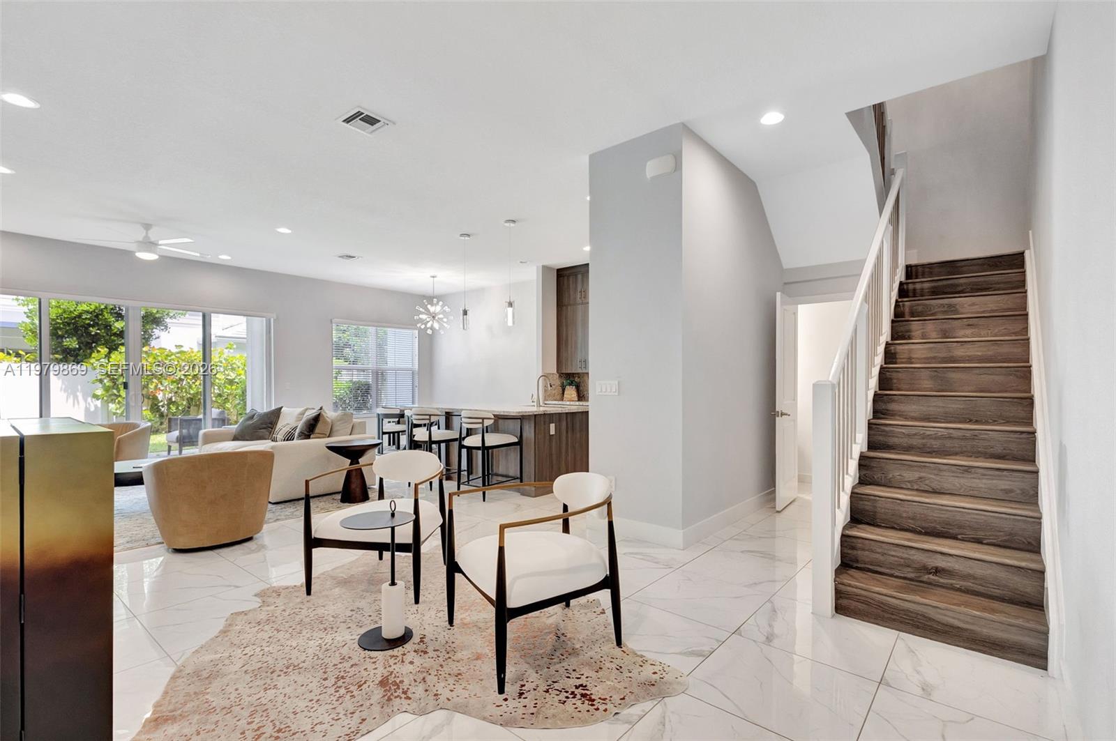 POINTE MIDTOWN - Residential