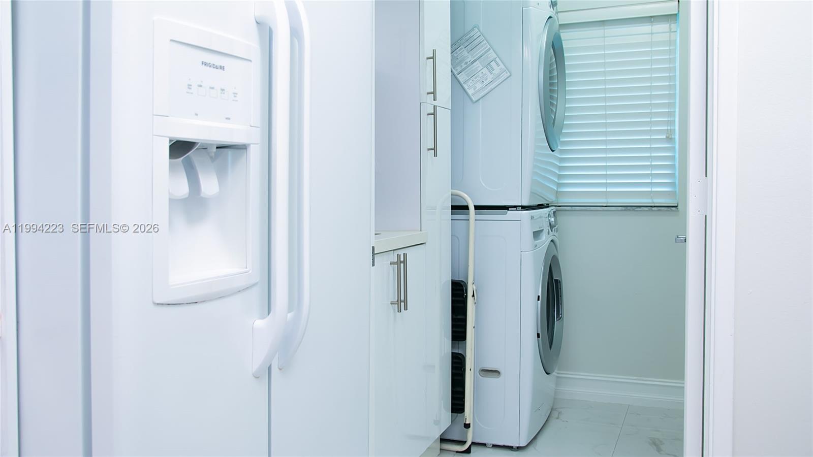 MARINA BAY CLUB CONDO HOT - Residential Lease