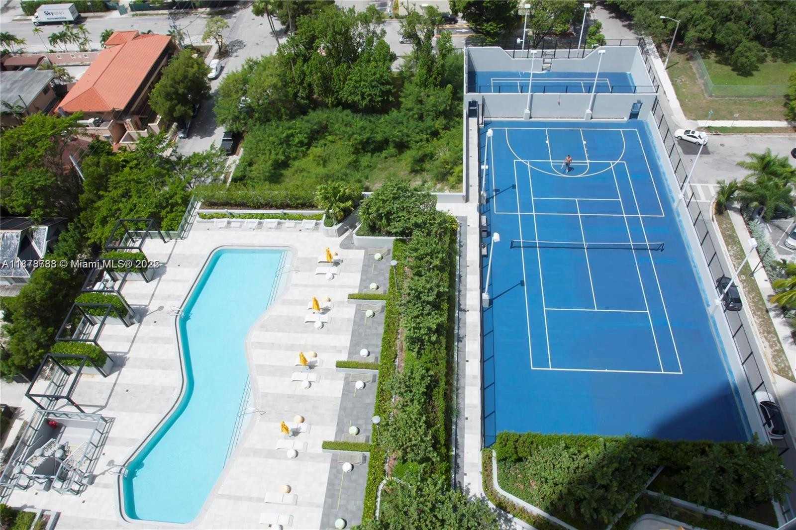 PARAISO BAYVIEWS CONDO - Residential