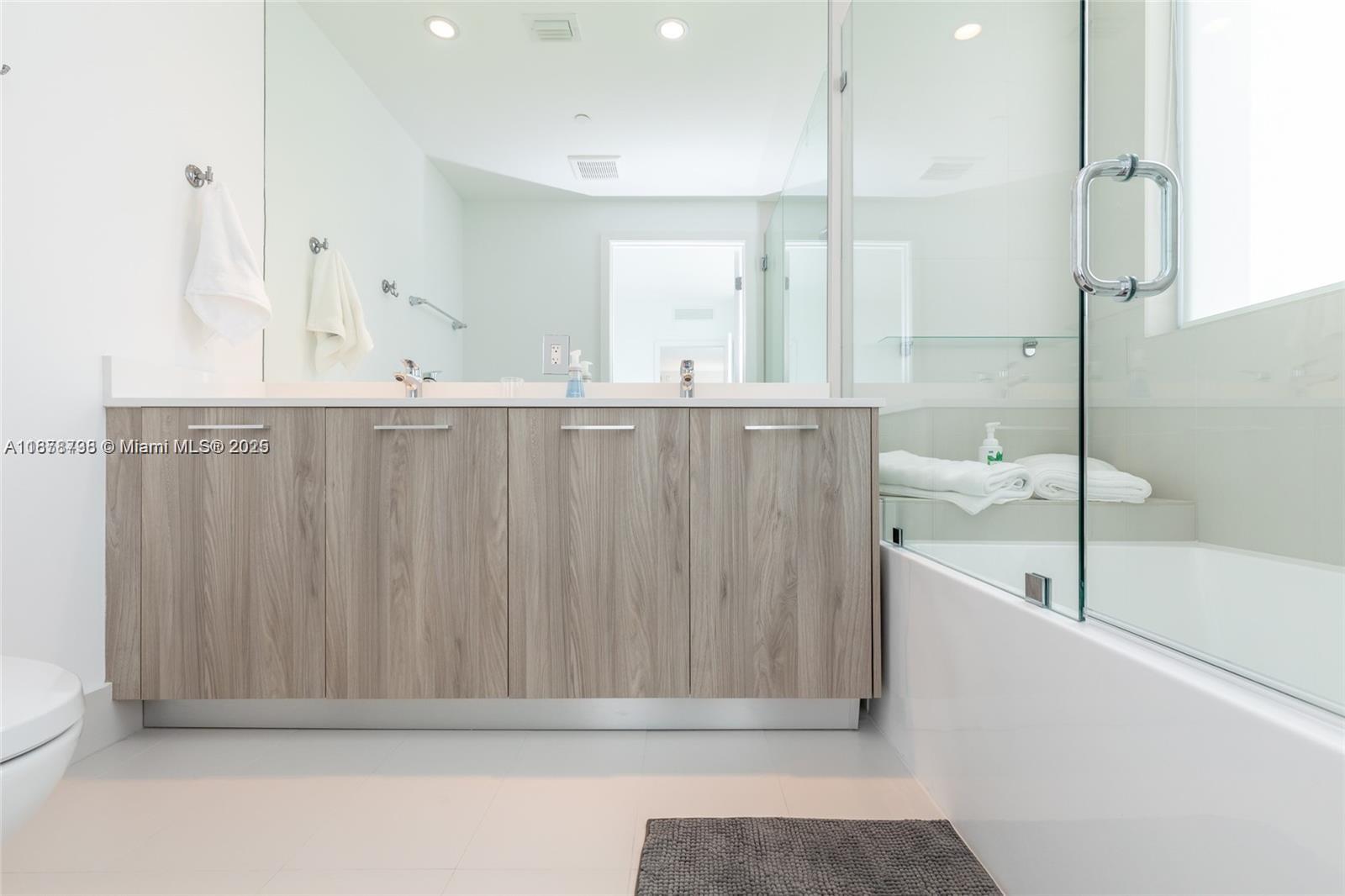 PARAISO BAYVIEWS CONDO - Residential