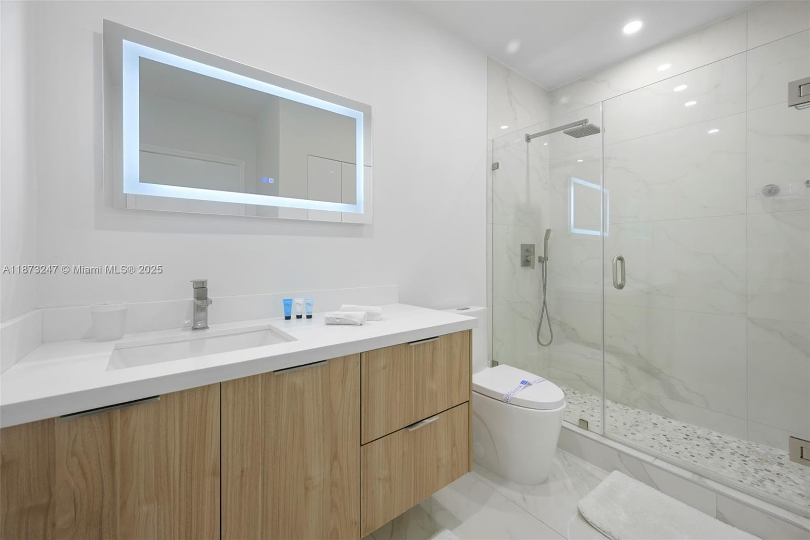 OCEAN RESERVE CONDO - Residential Lease