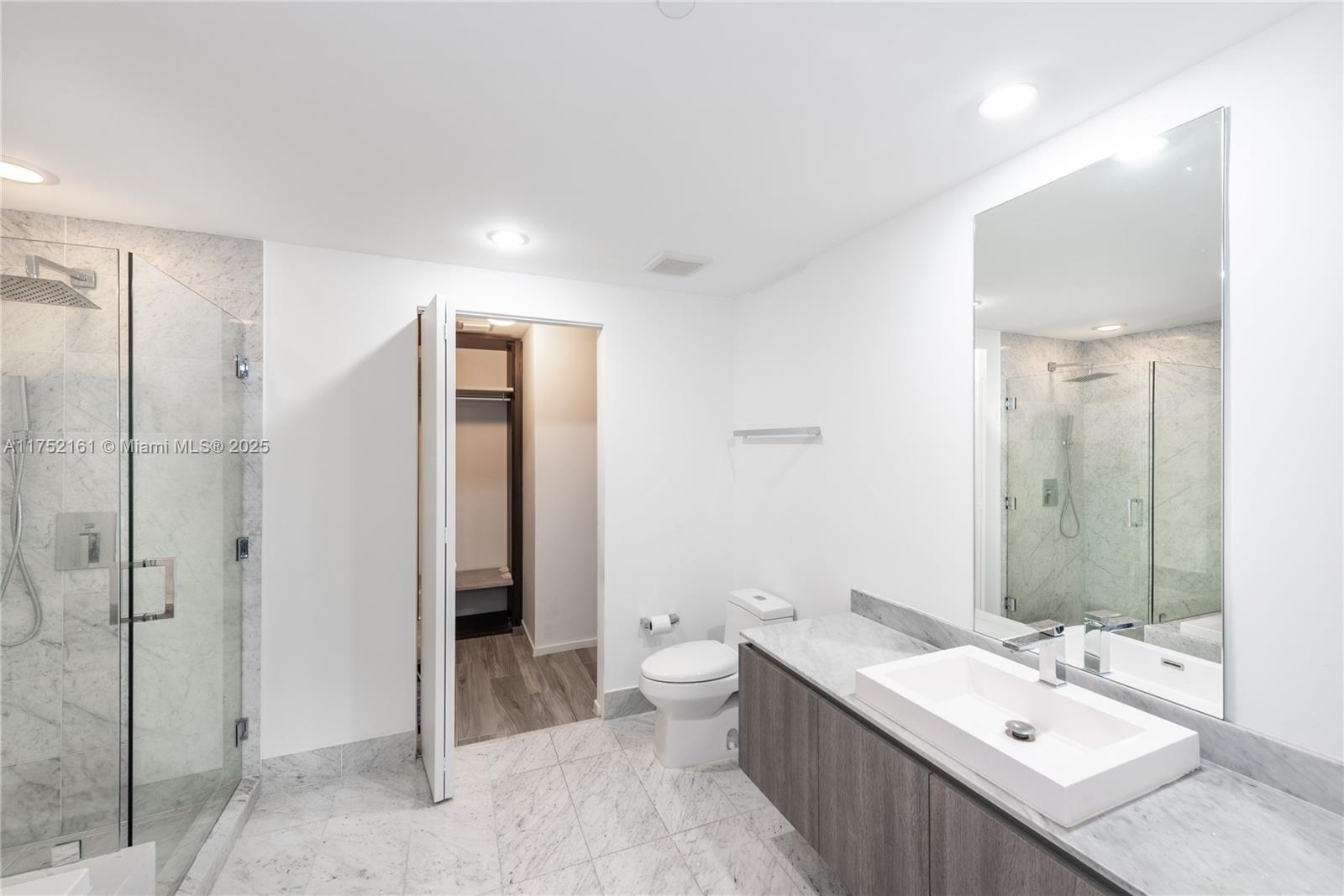801 SMA RESIDENCES CONDO - Residential