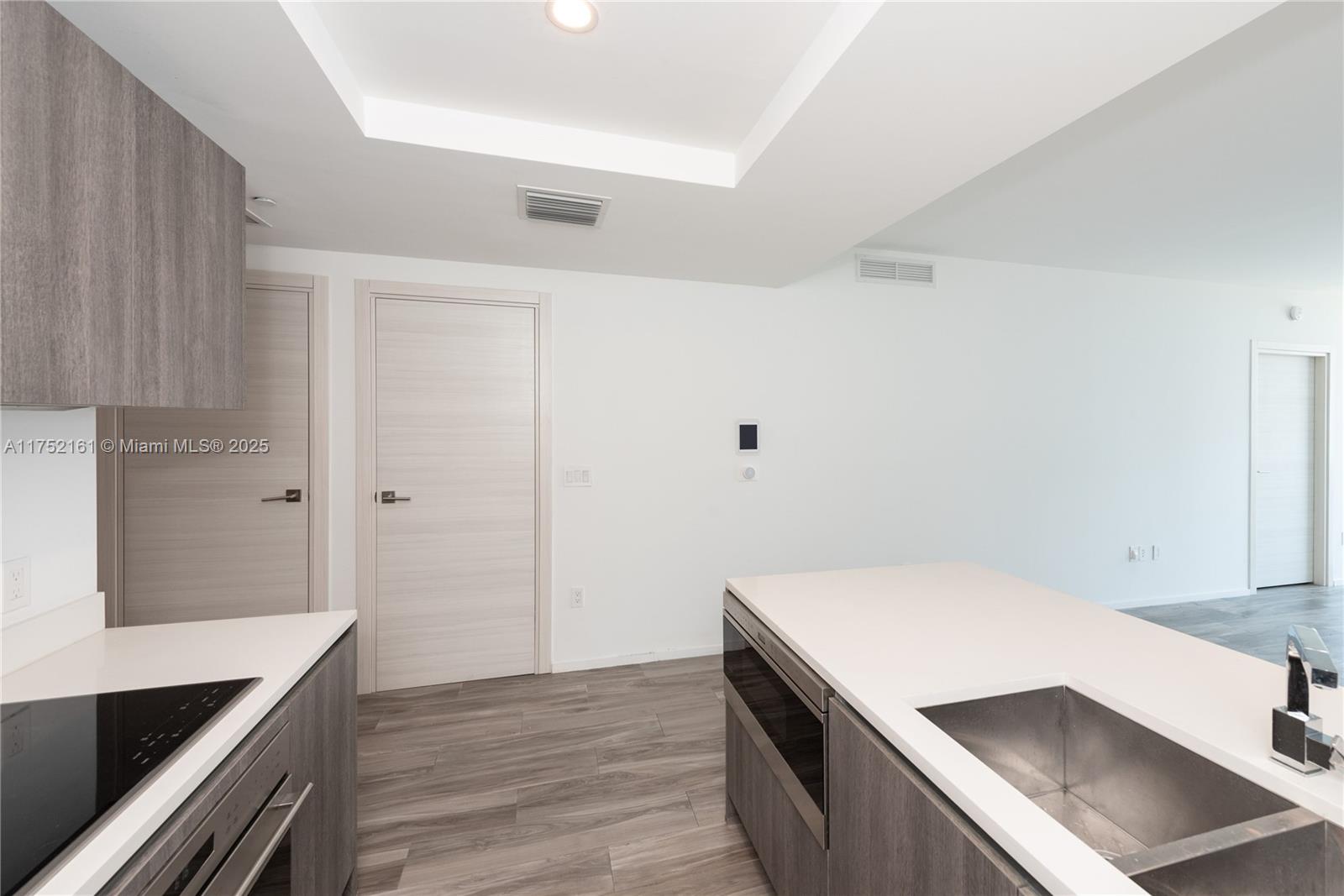 801 SMA RESIDENCES CONDO - Residential
