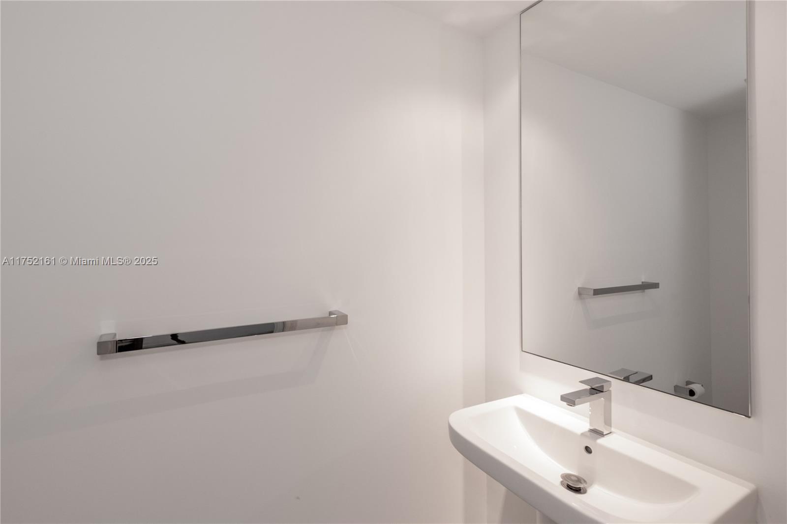 801 SMA RESIDENCES CONDO - Residential