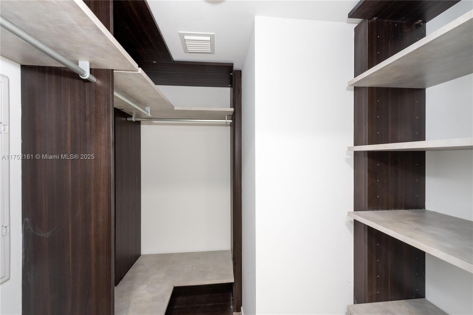 801 SMA RESIDENCES CONDO - Residential