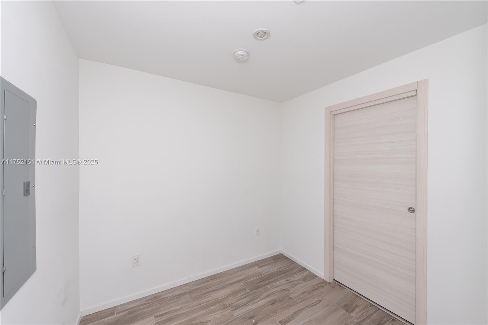 801 SMA RESIDENCES CONDO - Residential
