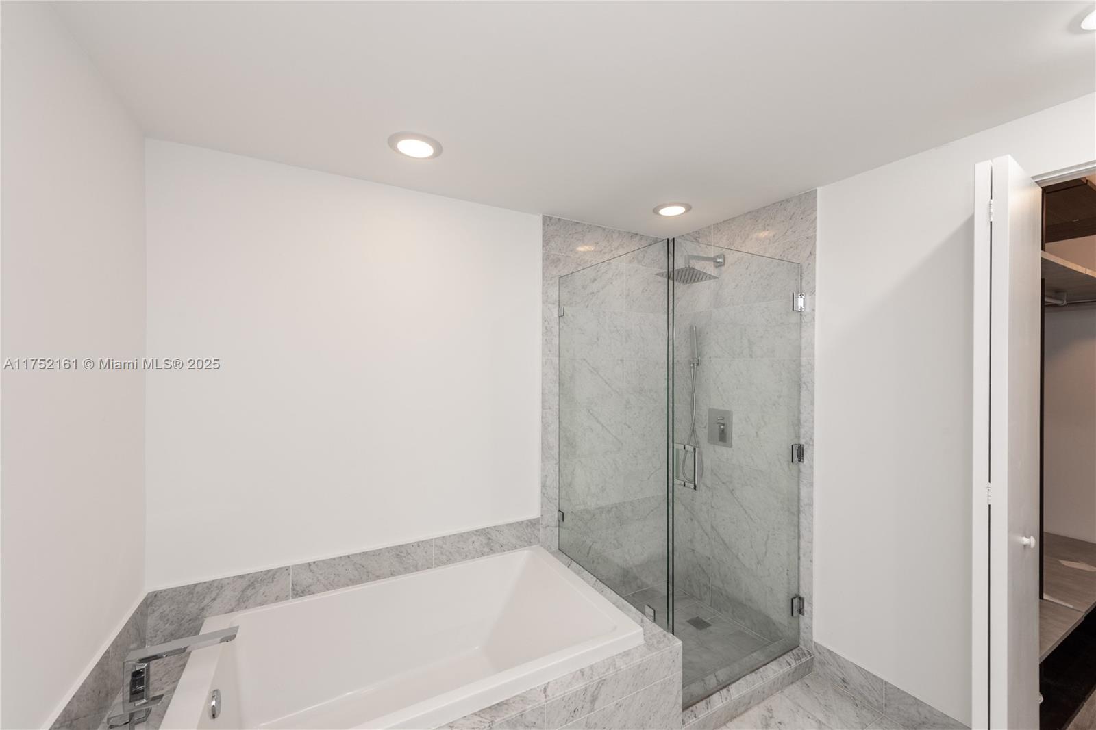801 SMA RESIDENCES CONDO - Residential