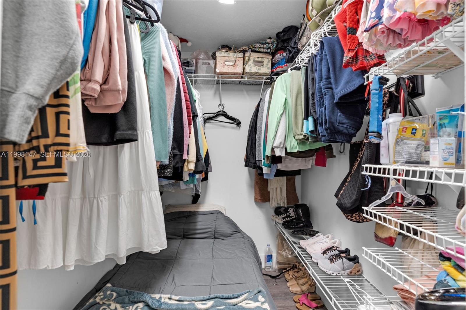 LAKE FOREST PARK CONDO VI - Residential