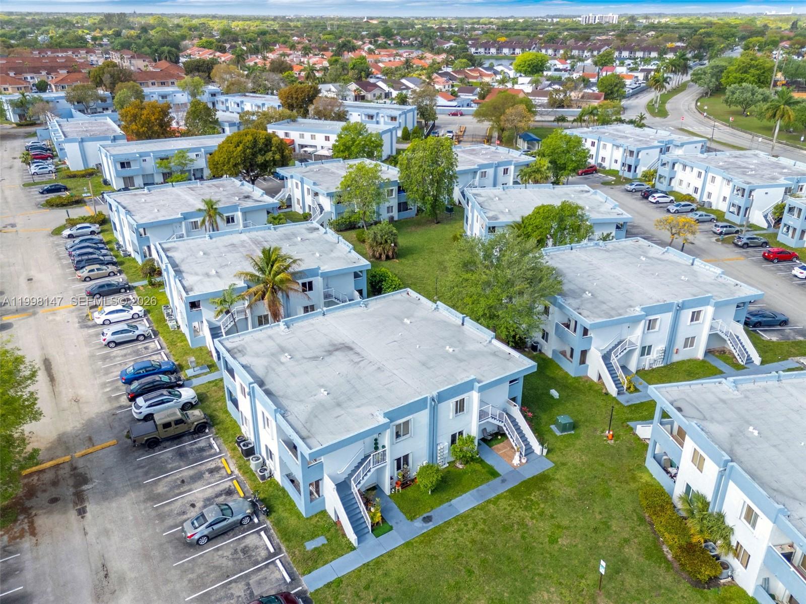 LAKE FOREST PARK CONDO VI - Residential